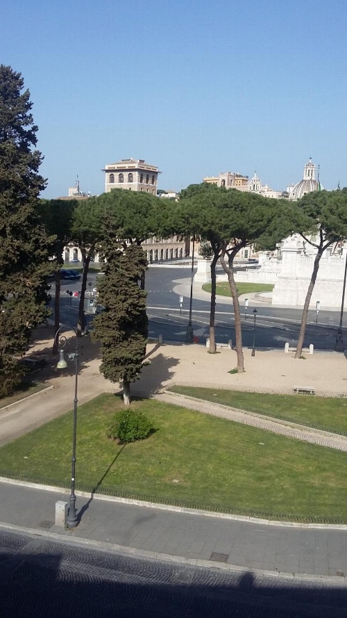 Rome Downtown Suite Bed and Breakfast Aracoeli image 1