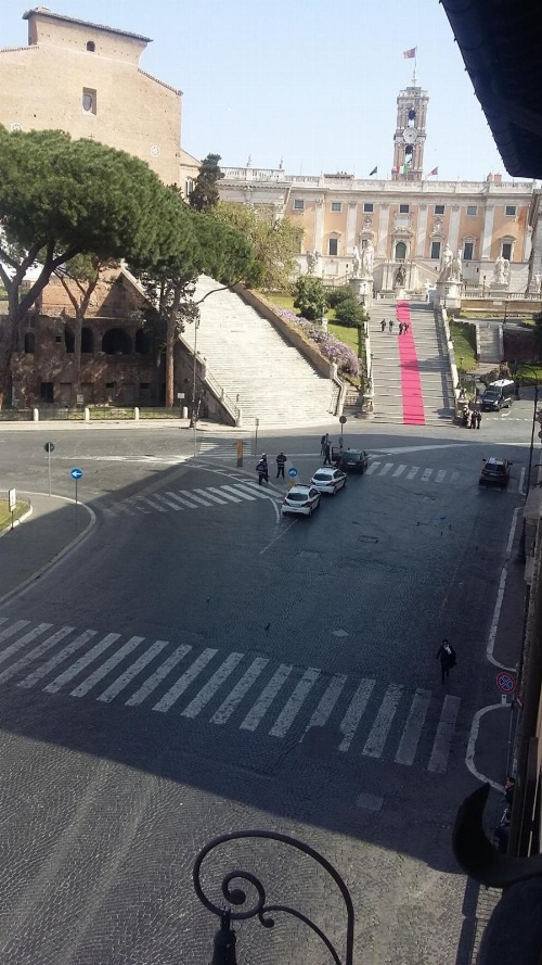 Rome Downtown Suite Bed and Breakfast Aracoeli image 2